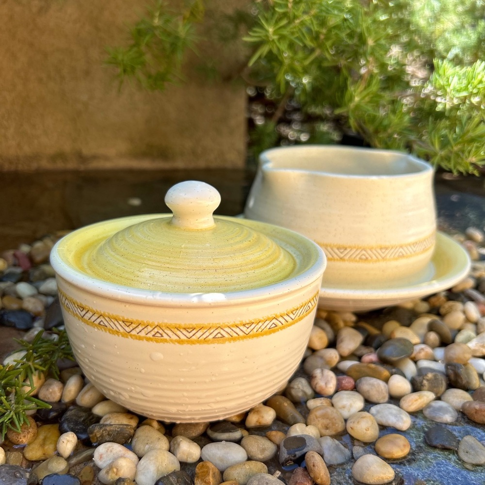 Vintage Franciscan Earthenware Bowls Set
